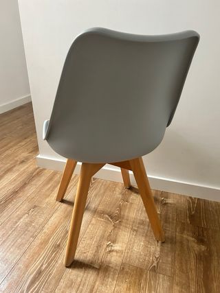 Silla de escritorio con asiento dañado