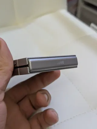 Samsung Z Flip6 256GB Prata