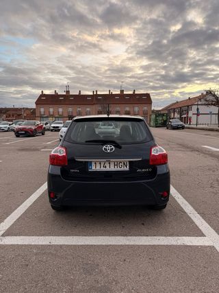 Toyota Auris 2011