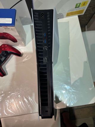 Consola PS5 Blanca + Mando PS5 Rojo Volcanico