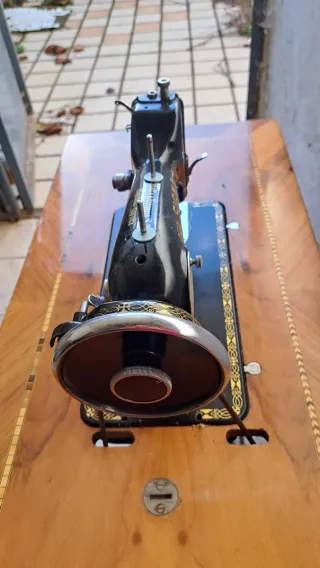 Máquina de coser Sigma antigua