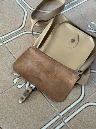 Bolso de piel beige