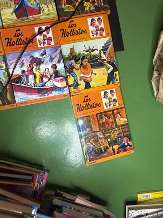 COLECCION DE LIBROS “ LOS HOLLISTER” DEL 1 AL 33