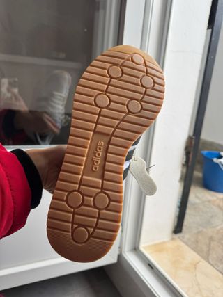 Adidas Zapatillas Deportivas Beige y Blancas