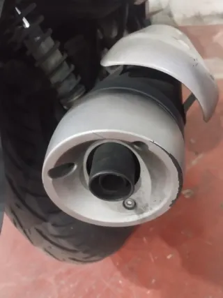 Tubo de escape Suzuki Burgman