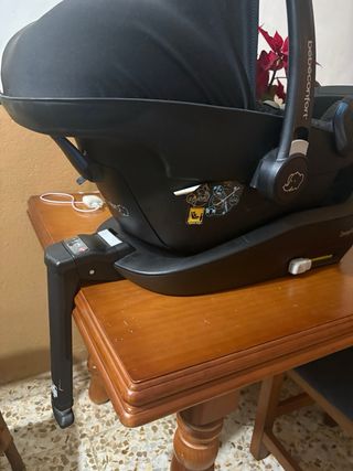 Silla coche grupo 0+ con Isofix Bébéconfort.
