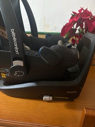 Silla coche grupo 0+ con Isofix Bébéconfort.