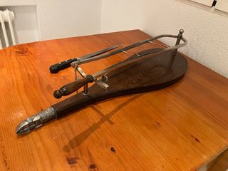 Jamonero con cuchillo