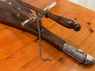 Jamonero con cuchillo