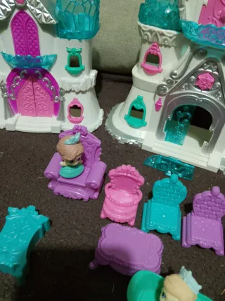 Castillo de juguete con accesorios