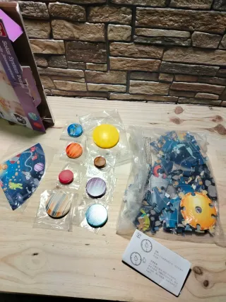 Hape Puzzle Circular Sistema Solar con iluminación