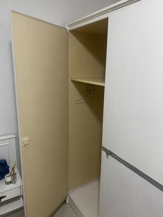 Armario puertas abatibles blanco en buen estado