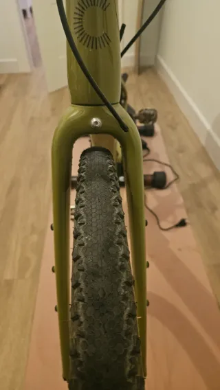 Cannondale Topstone Carbon Rival AXS + Rodillo