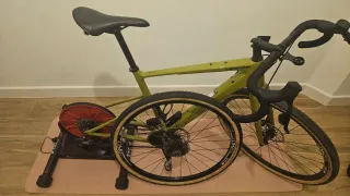 Cannondale Topstone Carbon Rival AXS + Rodillo
