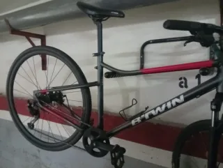 Bicicleta B'Twin Gris y Roja