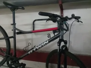 Bicicleta B'Twin Gris y Roja