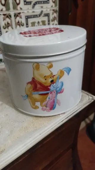 Taza Winnie Pooh con posavasos .Disney Store