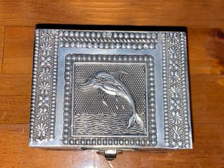 Caja joyero con delfín y flores