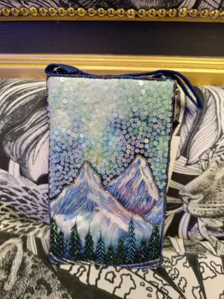Bolso pequeño bandolera con diseño de lobo