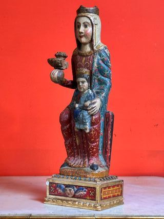 Talla Virgen S.XX Estilo Románico