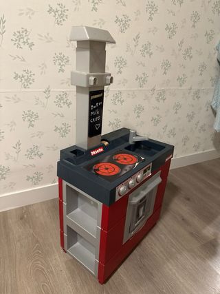 Cocinita de juguete Miele roja