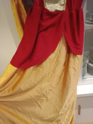 Disfraz Princesa Rojo y Amarillo Talla M.