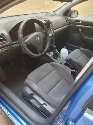 Volkswagen Golf 2004