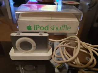 iPod Shuffle Plata 1GB