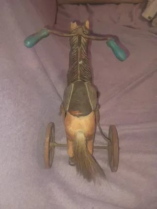 Caballo de madera para colección