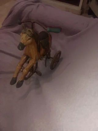 Caballo de madera para colección