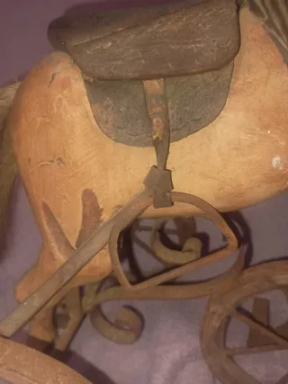 Caballo de madera para colección