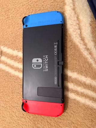 Nintendo Switch + 2 Juegos