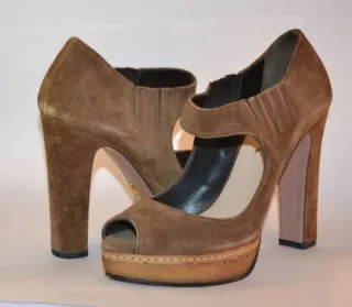 Scarpe Prada in pelle marrone