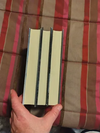 El Señor de los Anillos, tres libros, tapa dura.