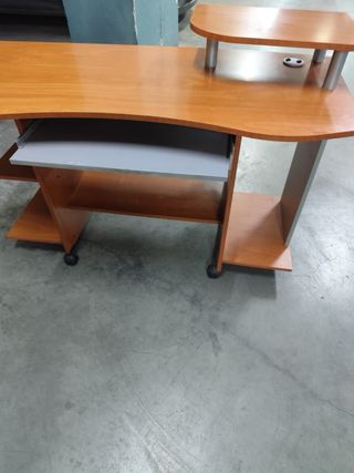 Mesa escritorio con ruedas y bandeja