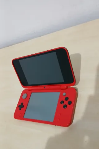 Nintendo New 2DS XL Edición Pokeball