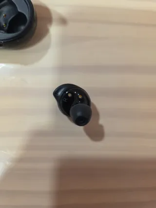 Samsung Galaxy Buds + Negros.