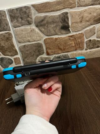 Nintendo 2DS XL Nero e Azzurro