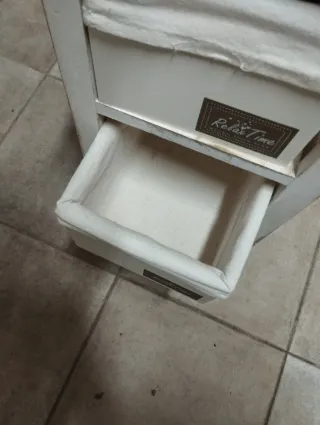 Mesita Noche Blanca Madera y Tela