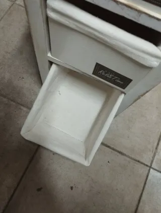 Mesita Noche Blanca Madera y Tela