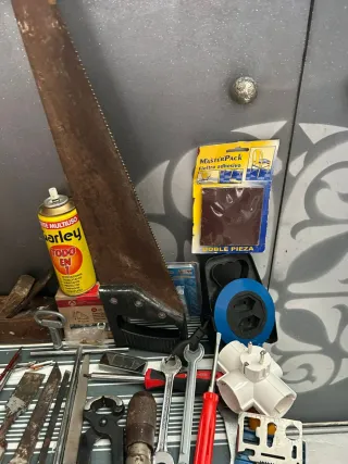 Lote de herramientas variadas