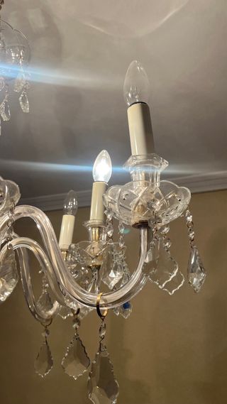 Lámpara de araña de cristal dorada