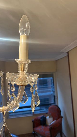 Lámpara de araña de cristal dorada