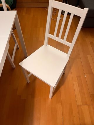 Mesa extensible blanca + 4 sillas