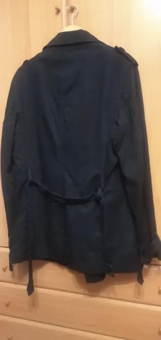 Chaqueta gabardina negra