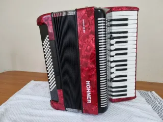Acordeón Hohner Bravo III 80 bajos