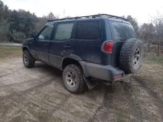 Ford Maverick Nissan Terrano II 1997