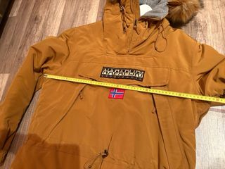 Abrigo Napapijri tipo canguro