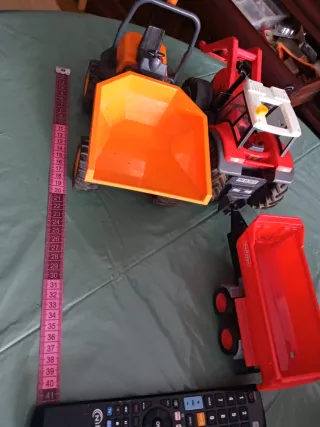 Lote camión, tractor, pala y más