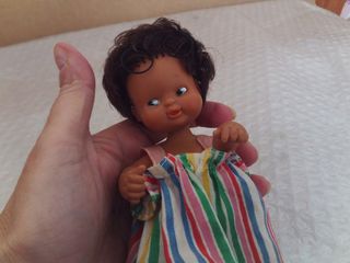 muñeca barriguitas negro, nuca pone 97, vestido or